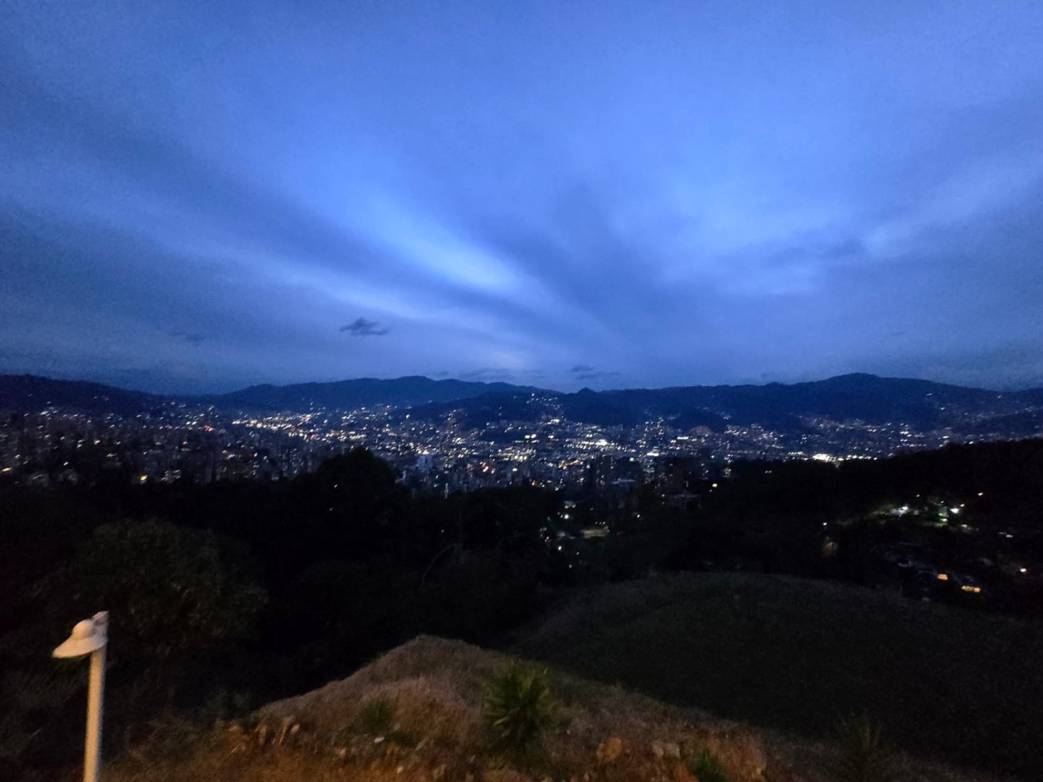 Exclusivo lote en venta con vista a la ciudad  — 6