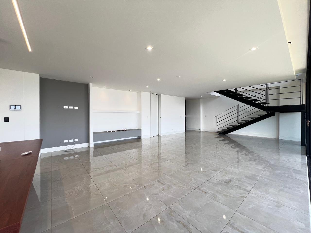 Gran casa Duplex disponible en Renta en Envigado . — 6