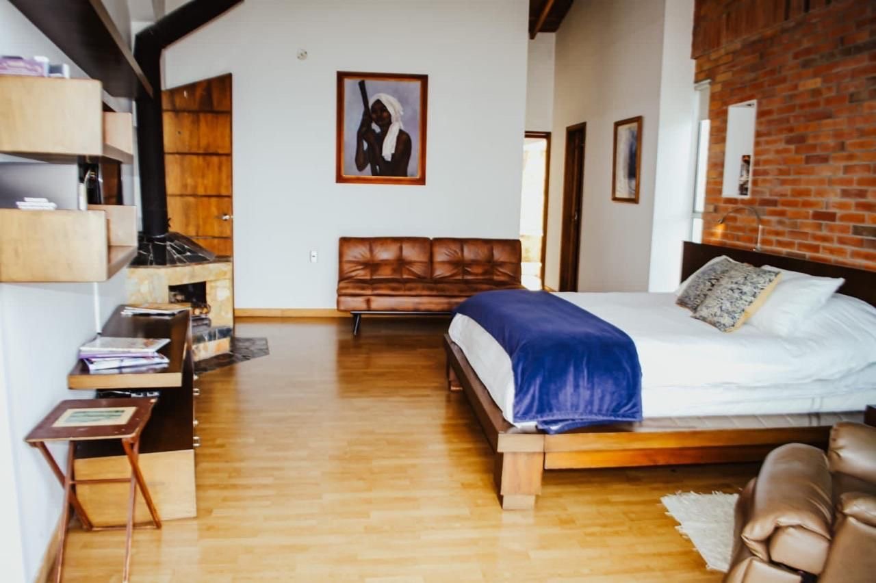Exclusiva casa en Renta y venta en las palmas con vista panorámica a todo Medellín  - 23