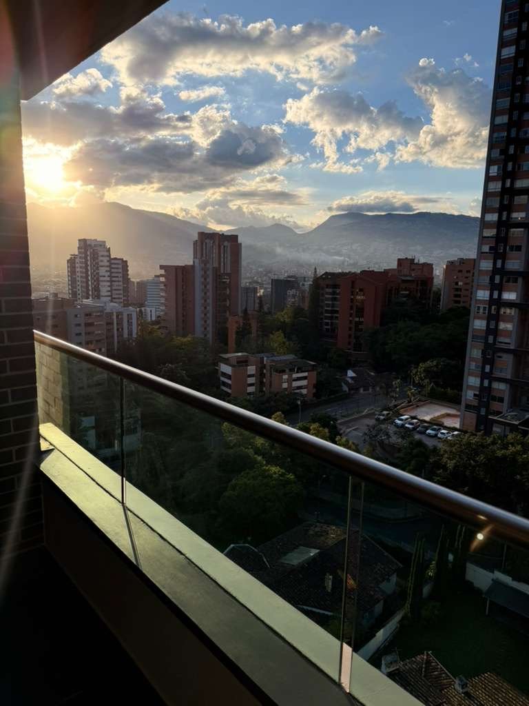 Exclusivo apartamento recién Reformado en Castropol  - Image 4