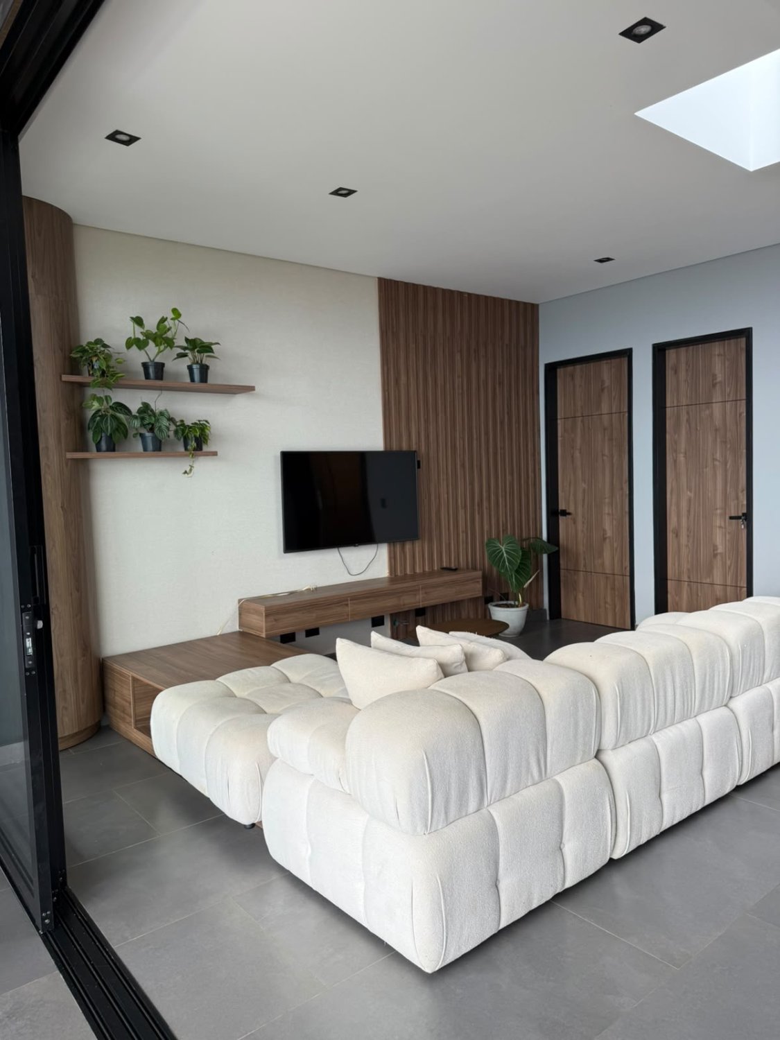 Exclusiva casa en Renta con vista a la ciudad ubicada en las palmas  - Image 13