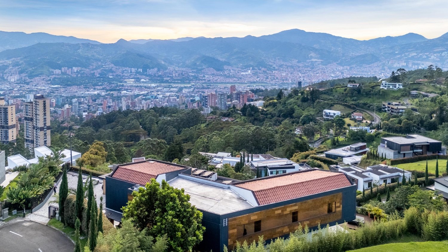 Exclusiva Casa De lujo en Renta y venta con la mejor Vista panorámica a Medellín 