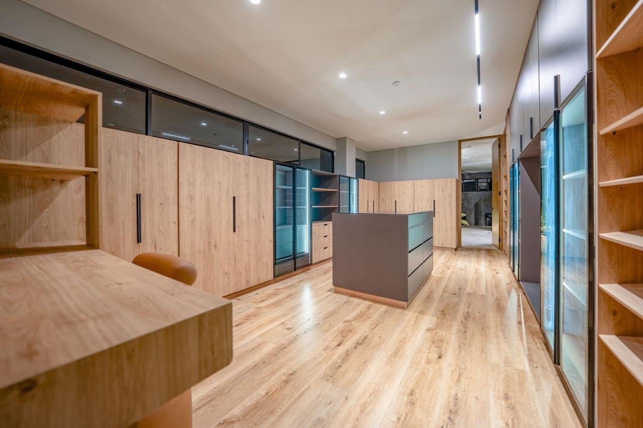Exclusiva Mansión con Vista a todo medellin en Venta  - Image 9