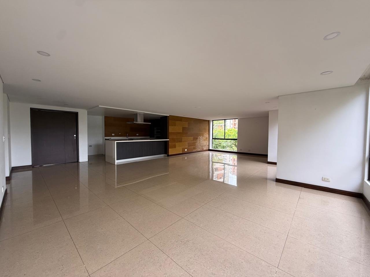 En renta y Venta amplio apartamento en Castropol  - Image 7