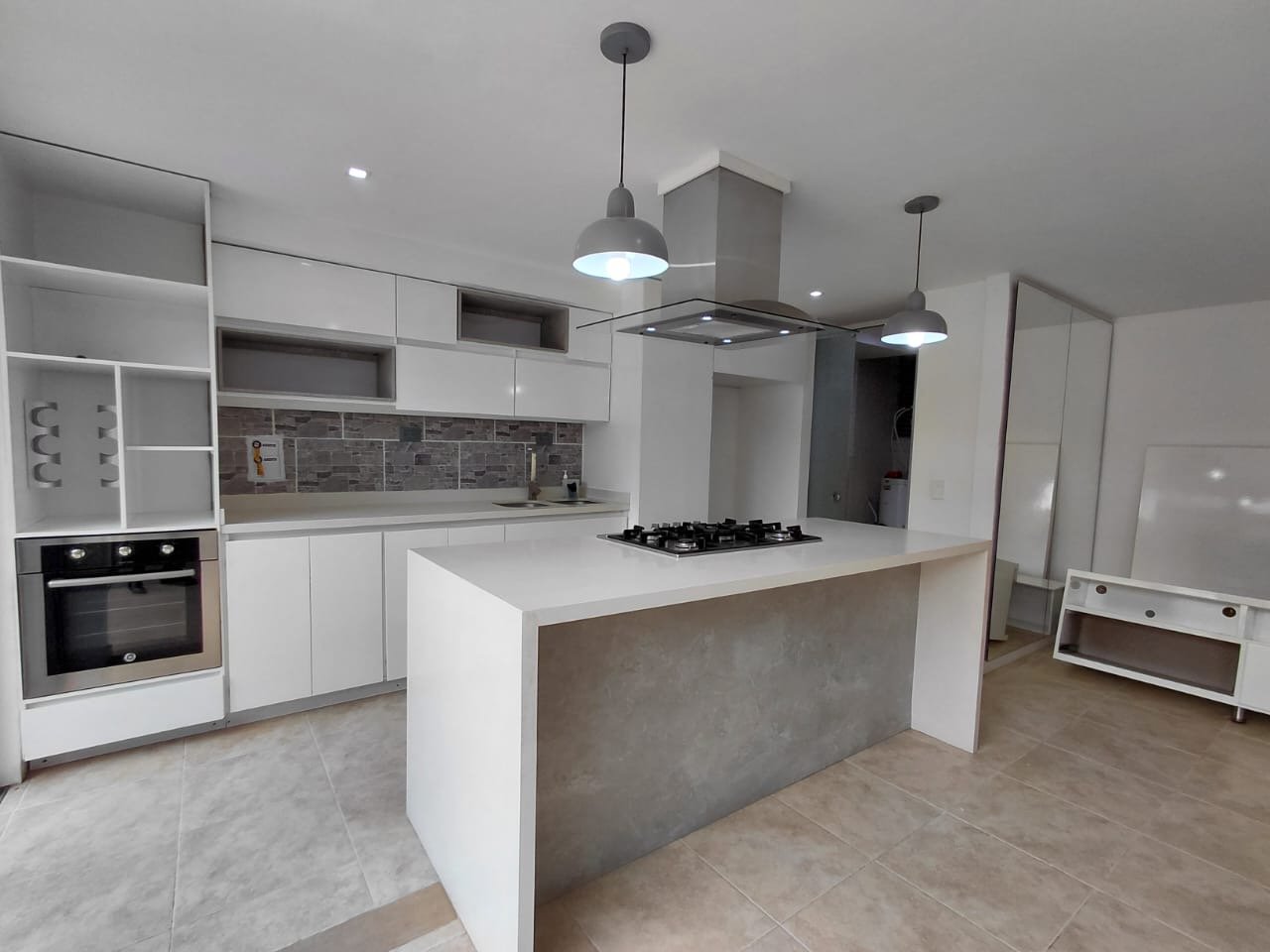 Casa en Renta tradicional con fácil Acceso por las Palmas  - Image 9