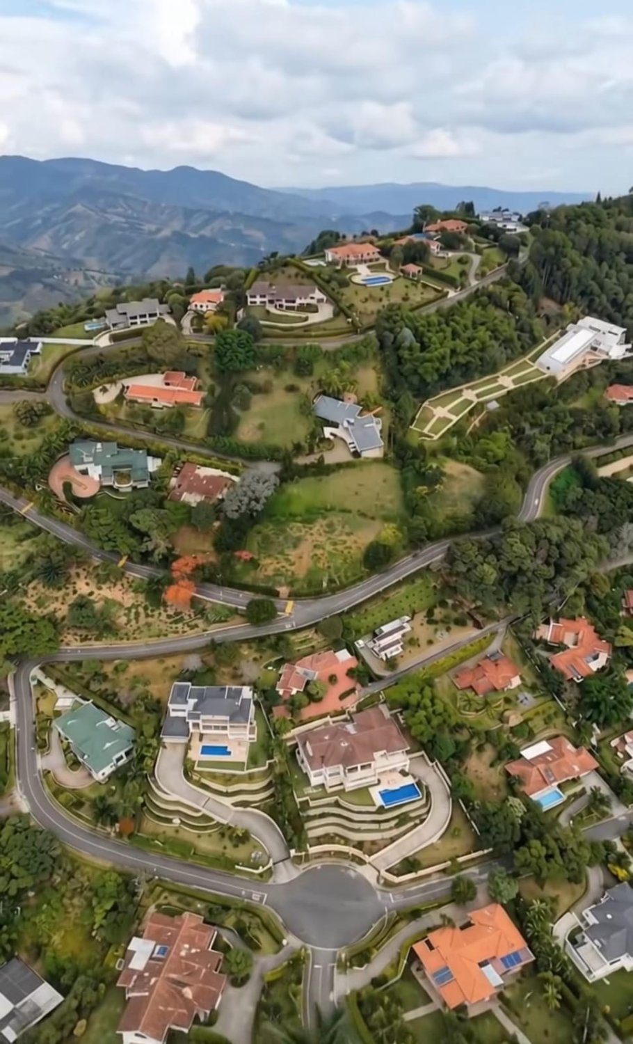 Exclusivo lote en venta con vista a la ciudad  — 7