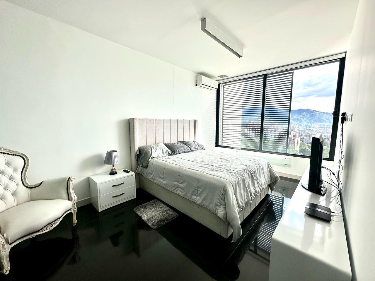 Exclusivo apartamento duplex con terraza y vista a la ciudad y jacuzzi en renta y venta  — 10