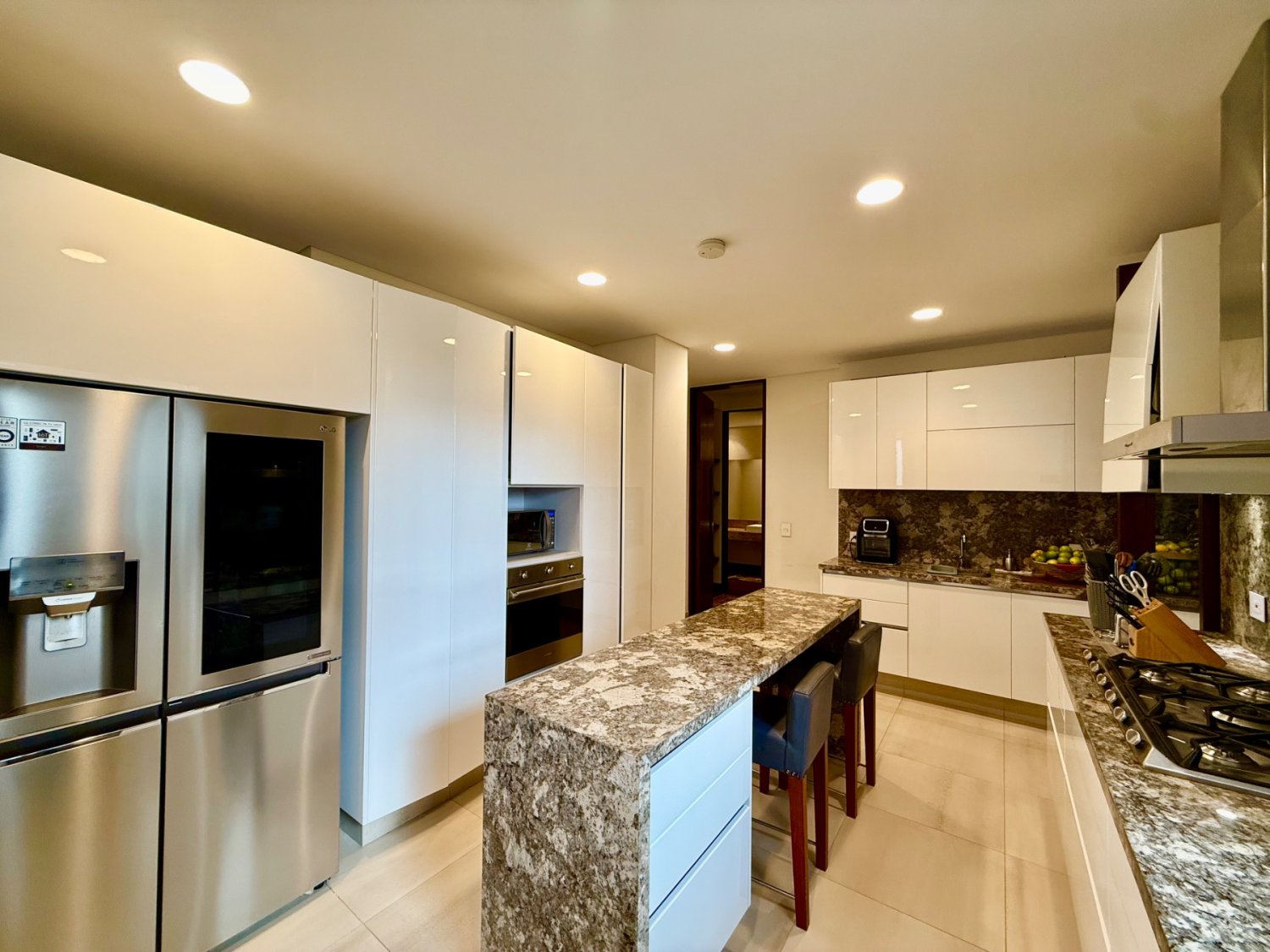 Apartamento en Los Rosales  - Image 13