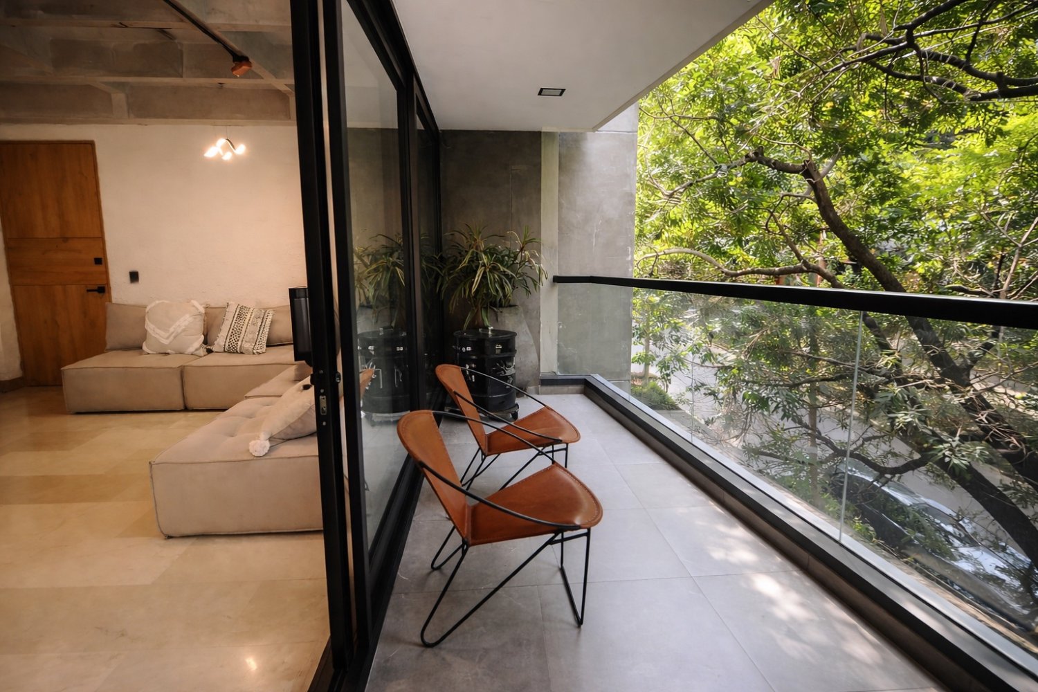 Apartamento con terraza en laureles  - Image 3