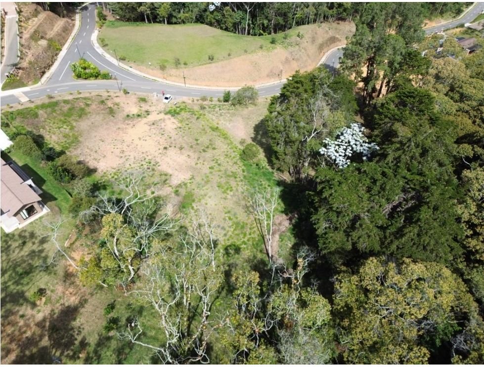 Exclusivo lote en parcelación en venta en el sector de Llano grande  — 1