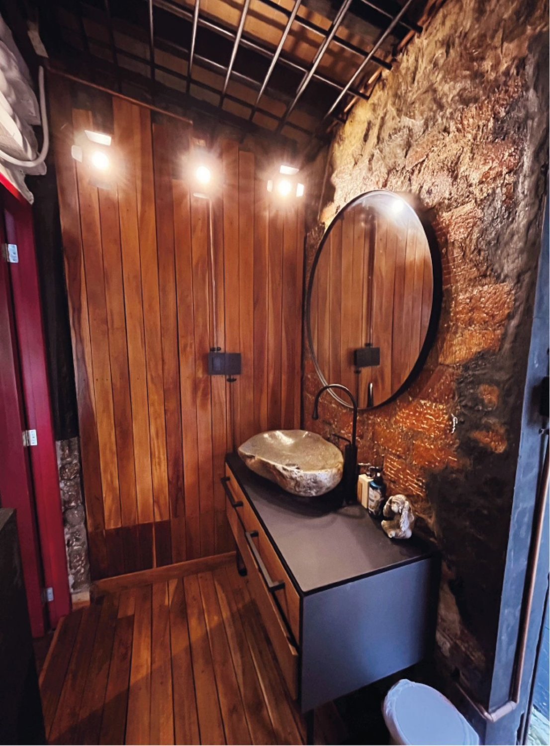 Hermosa Cabaña en Venta Amoblada en el sector de Santa Elena  - Image 10