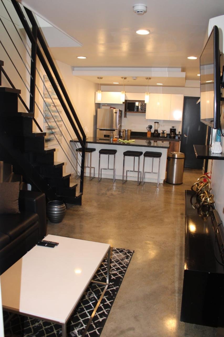 Turnkey Furnished Building for Sale – Manila, El Poblado