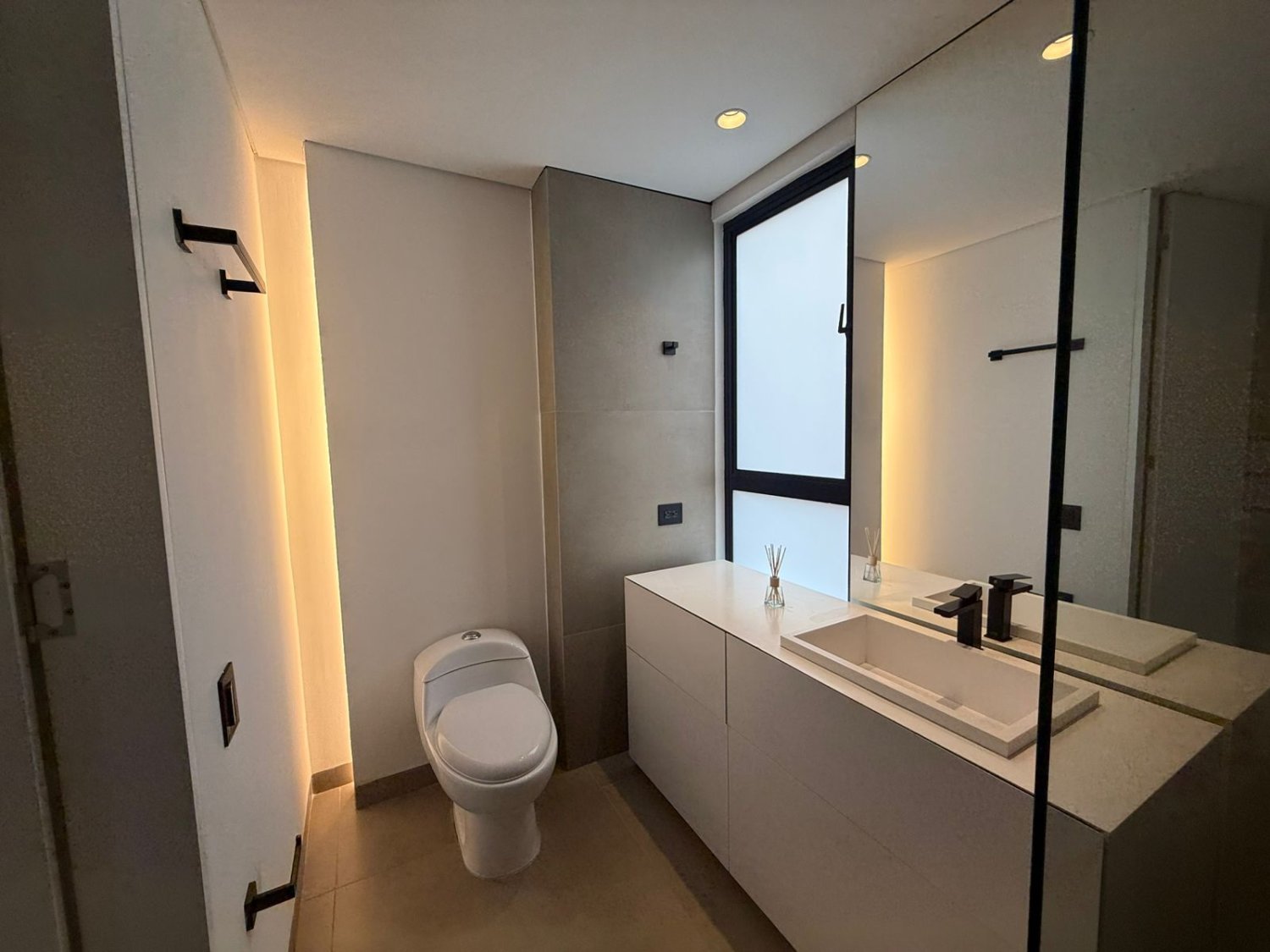 Exclusivo duplex con jacuzzi en la terraza en Renta  - Image 7