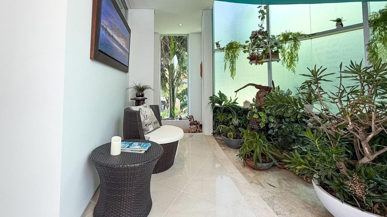 Exclusiva Casa con Vistas Impresionantes en Parcelacion (Poblado) - Image 15
