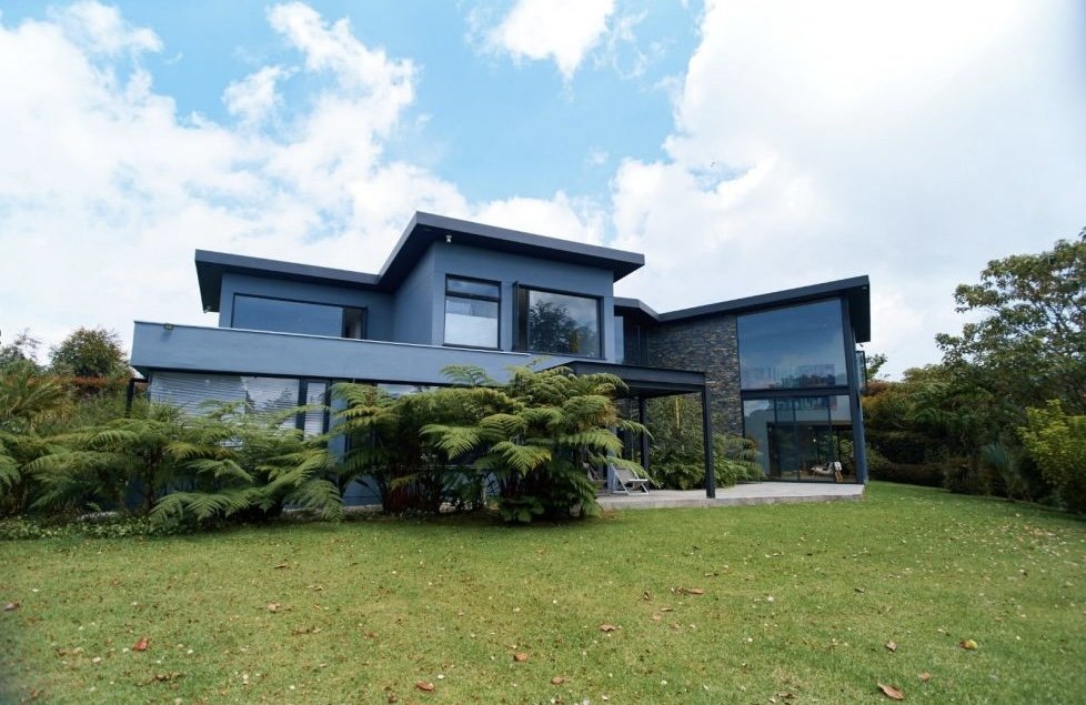 Hermosa Casa Campestre en Venta en la zona más exclusiva de las palmas  — 2