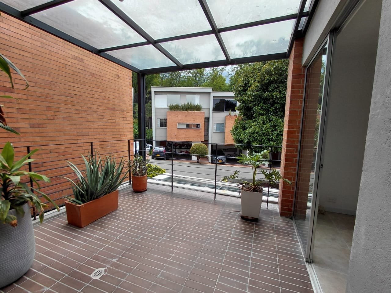 Casa en Renta tradicional con fácil Acceso por las Palmas  - Image 14