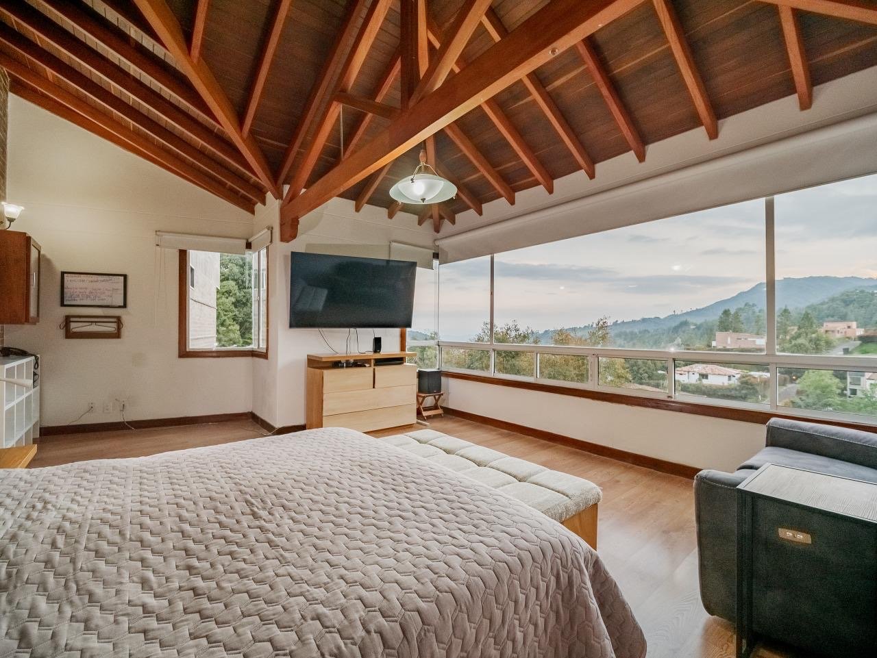 Exclusiva casa en venta en altos del escobero  - Image 23