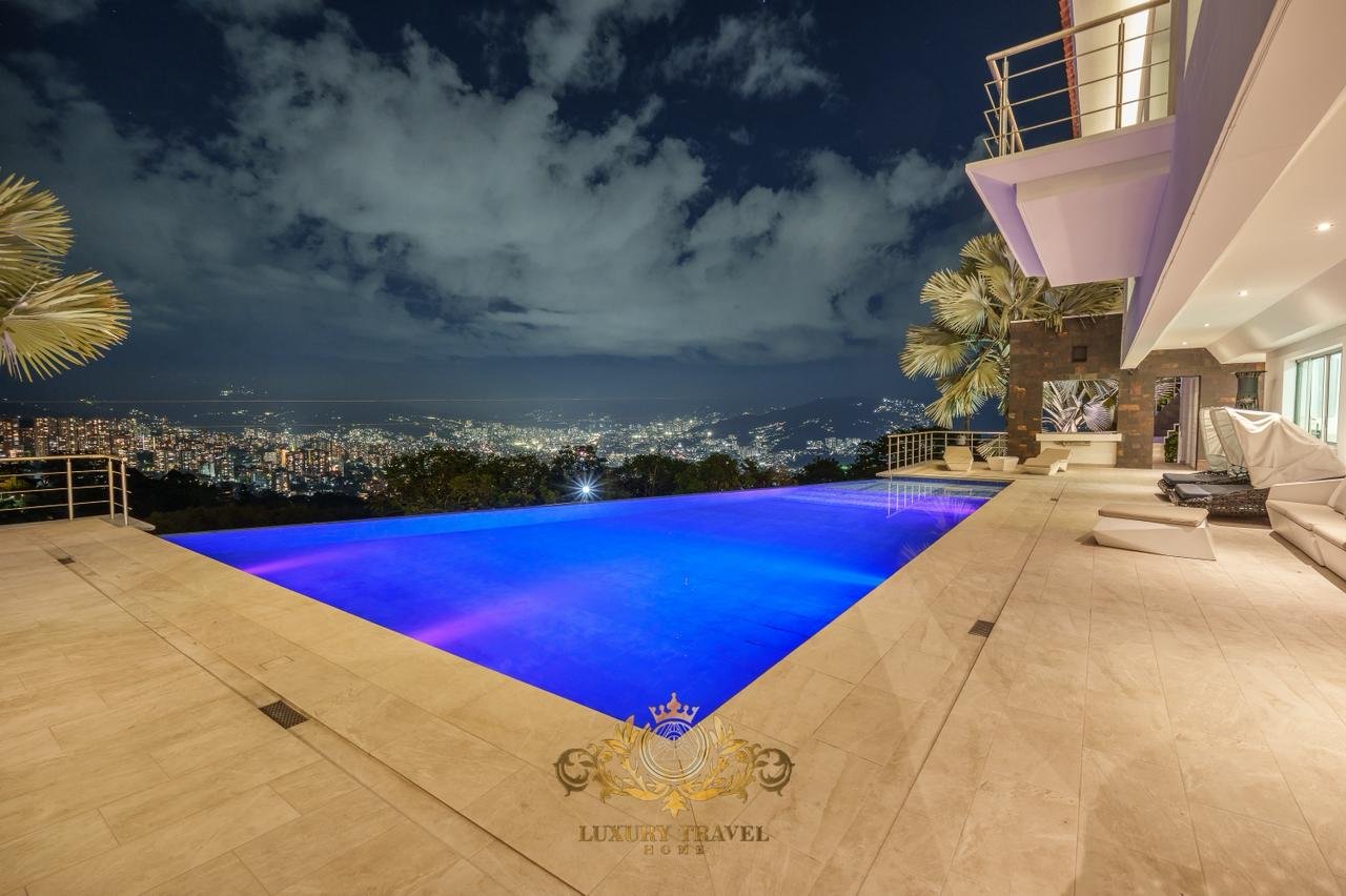Luxury Mansion for Short-Term & Monthly Rental – El Poblado - 14