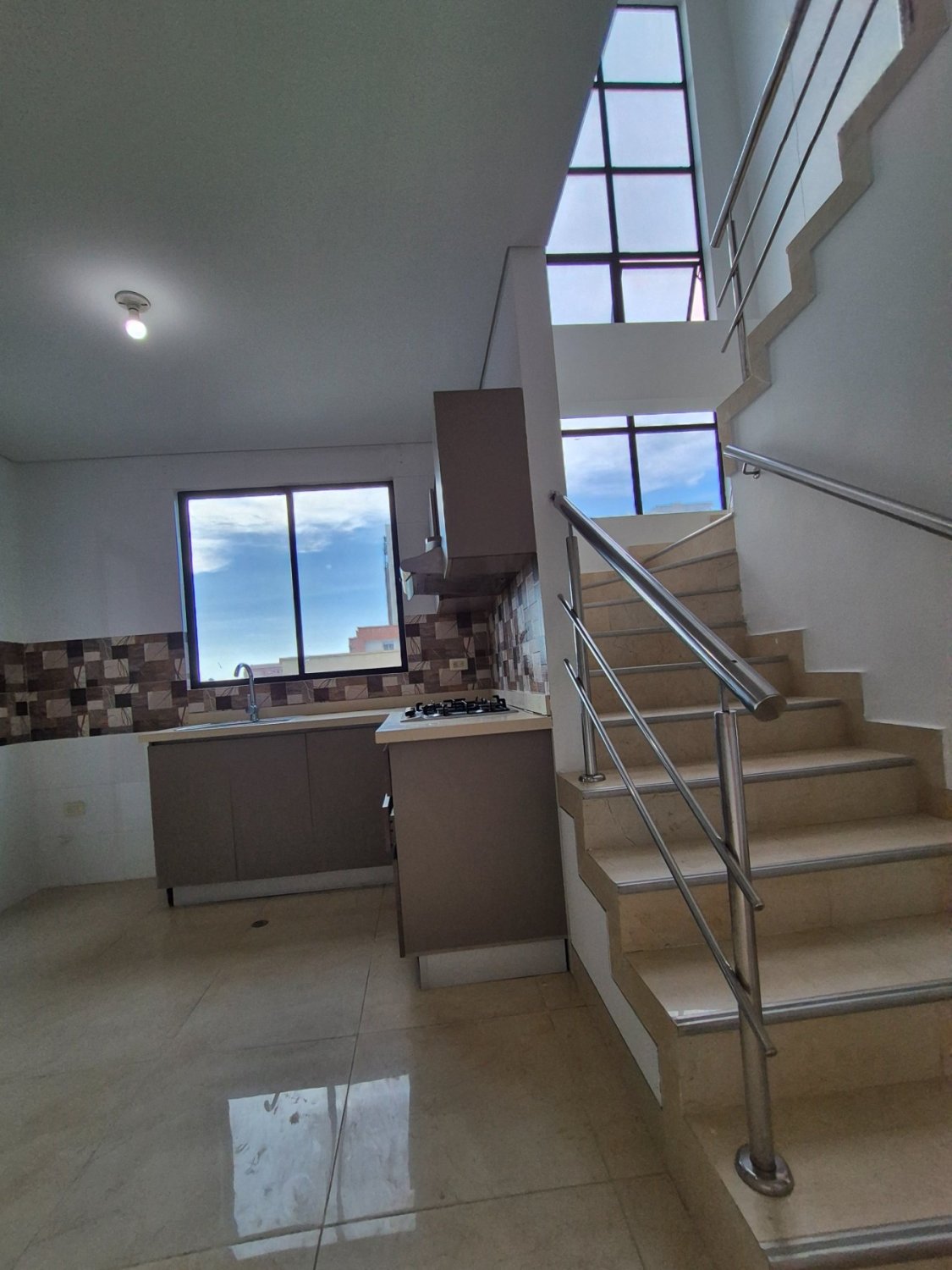 VENTA DÚPLEX EN LA CAMPIÑA - CERCA AL PARQUE VENEZUELA - BARRANQUILLA NORTE - LIBRE DE GRAVAMENES - Image 3