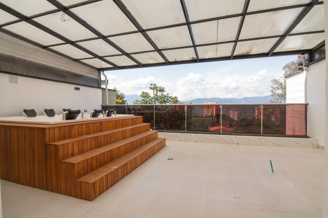 Se Renta casa en el sector de san lucas (Envigado)  - Image 17