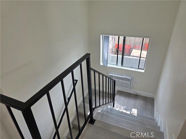 Stylish Van Nuys Townhome - Image 4