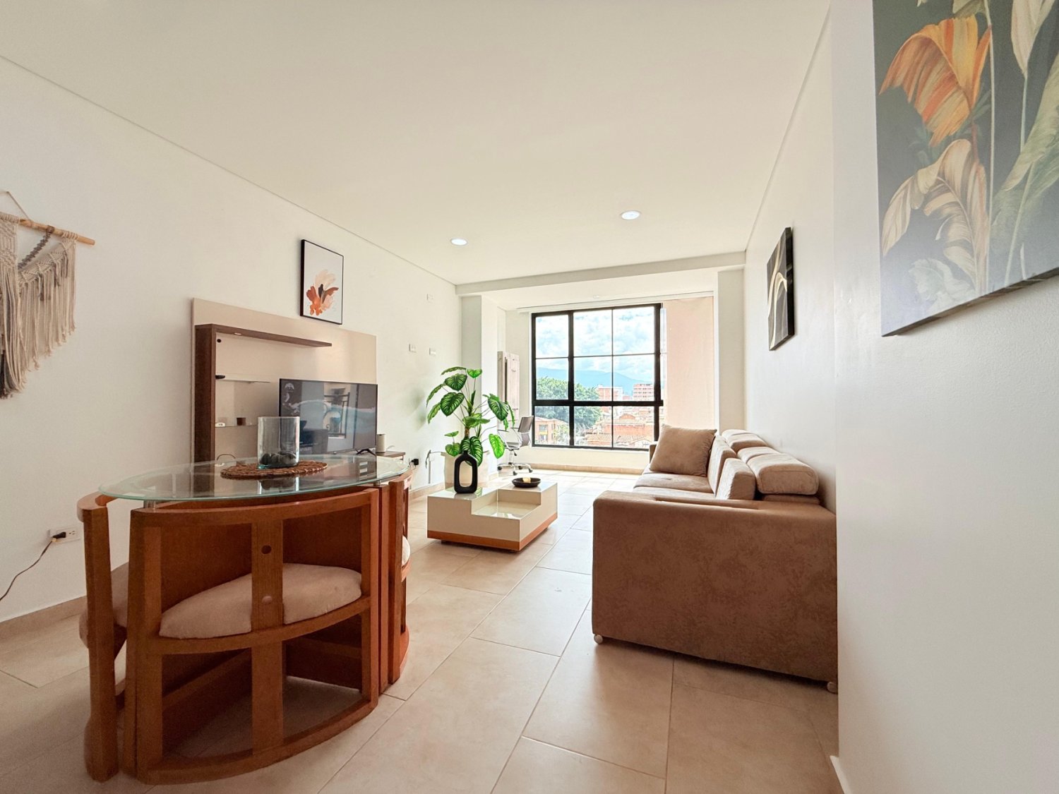Luxury Furnished Apartment for Rent – Laureles