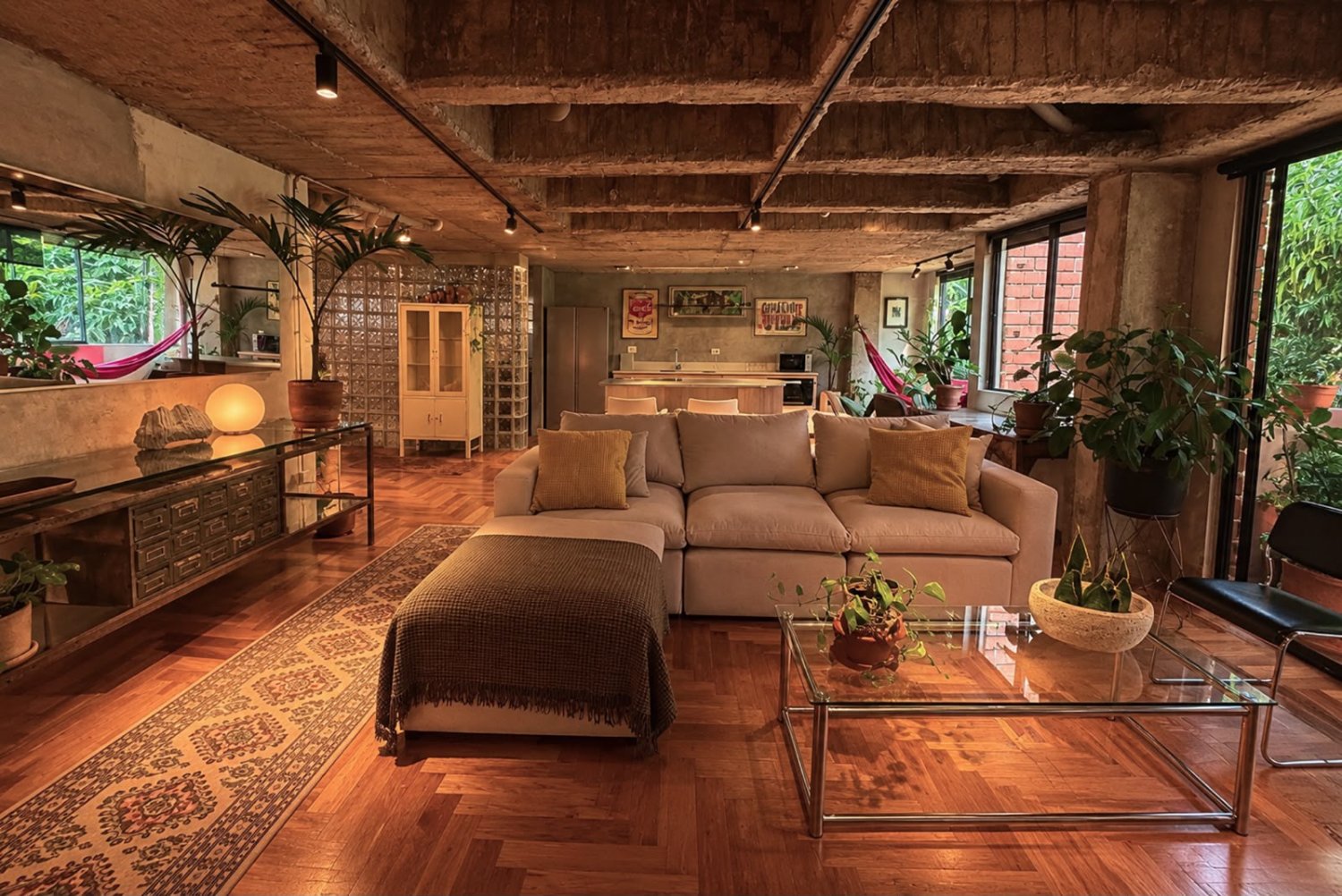 Luxury Apartment for Short-Term Rental – Caracolí 101, Provenza