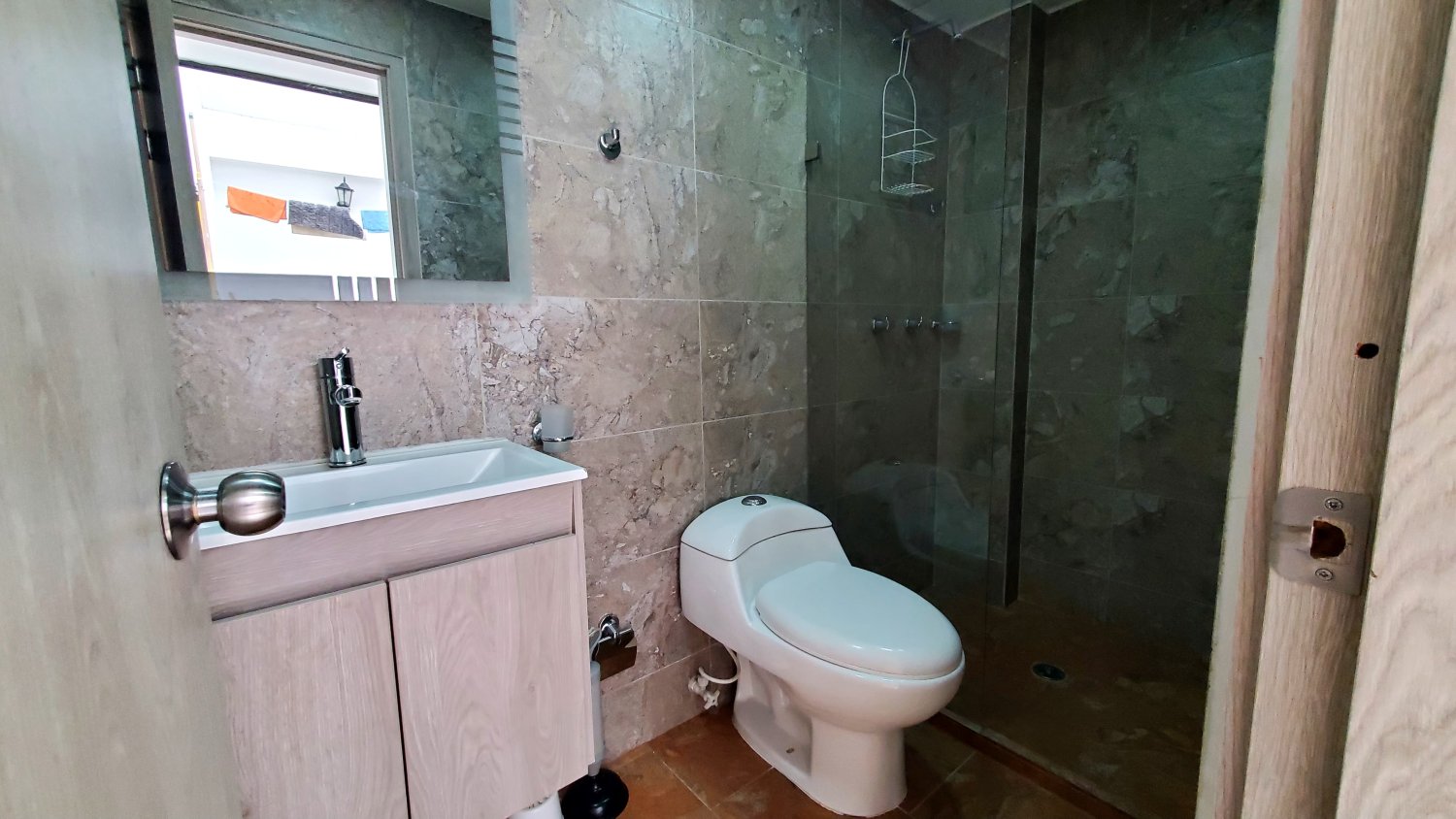 Moderno Apartamento en Laureles Nogal - Image 13