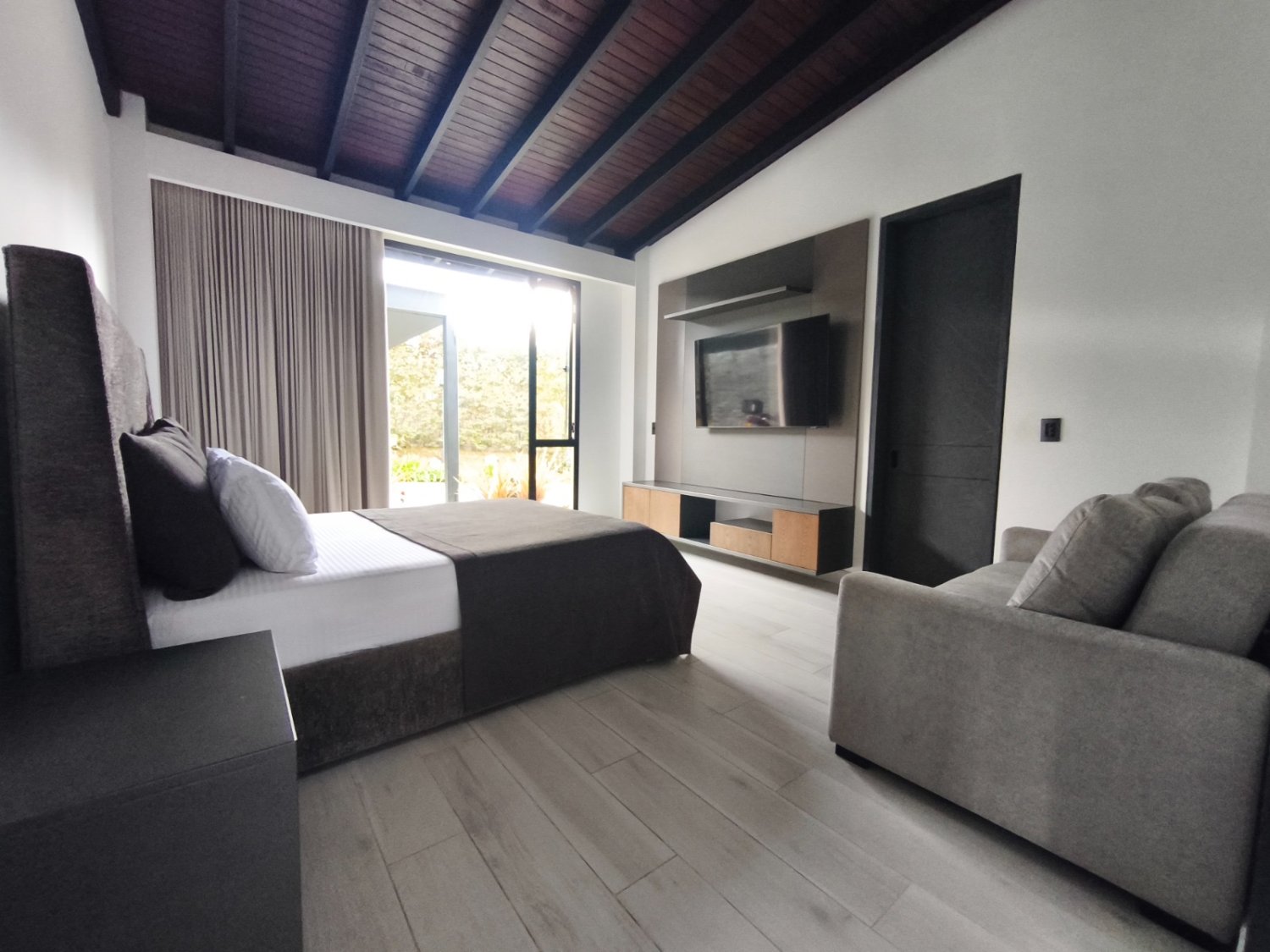 Excludova Casa de lujo en Venta y Renta en el alto de las palmas  - Image 16