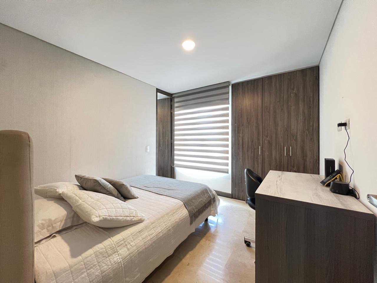 Apartamento en Renta amoblado a pasos del centro comercial el Tesoro - 13