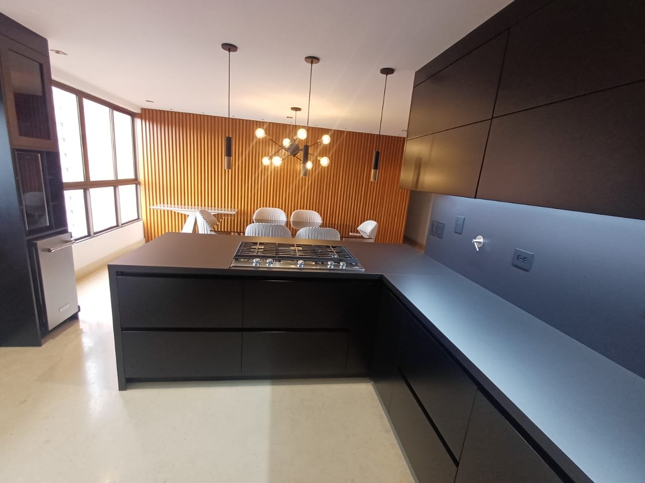 Gran apartamento con vista a la ciudad en Renta en el poblado  — 8