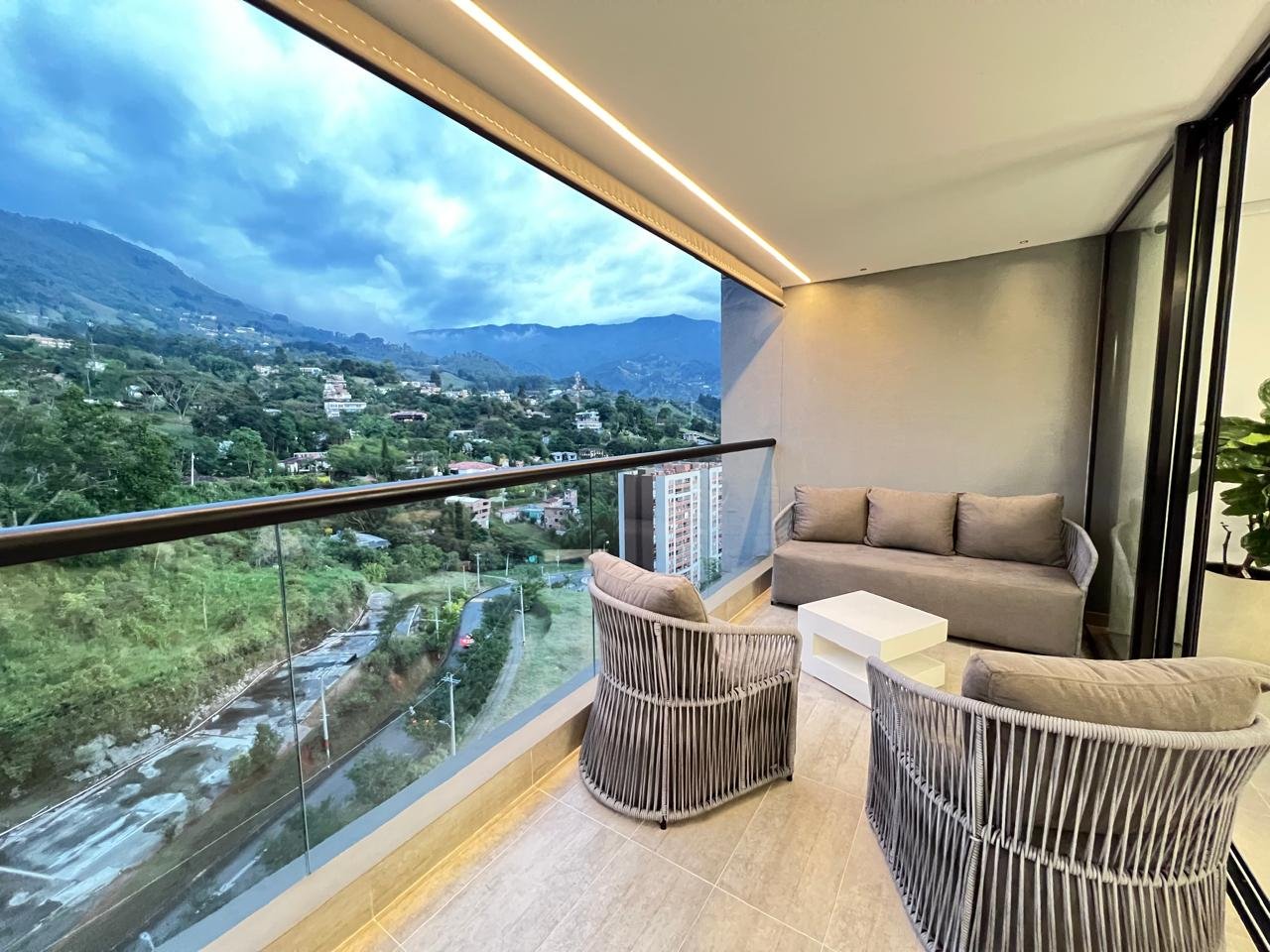 Apartamento Moderno en Envigado - Image 2