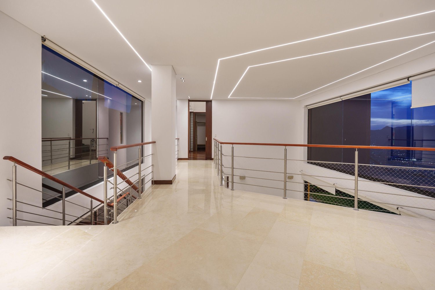 Exclusiva Casa De lujo en Renta y venta con la mejor Vista panorámica a Medellín  - 11