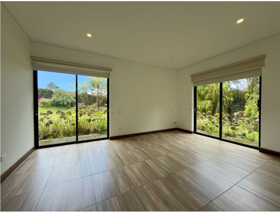 En venta Hermosa casa de un solo nivel en las palmas  — 13