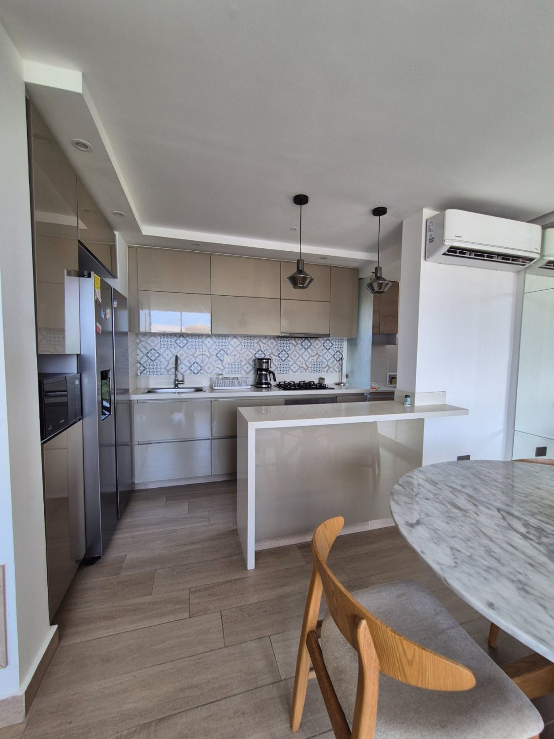 Venta de Apartamento Amoblado en Lago Alto - Image 3