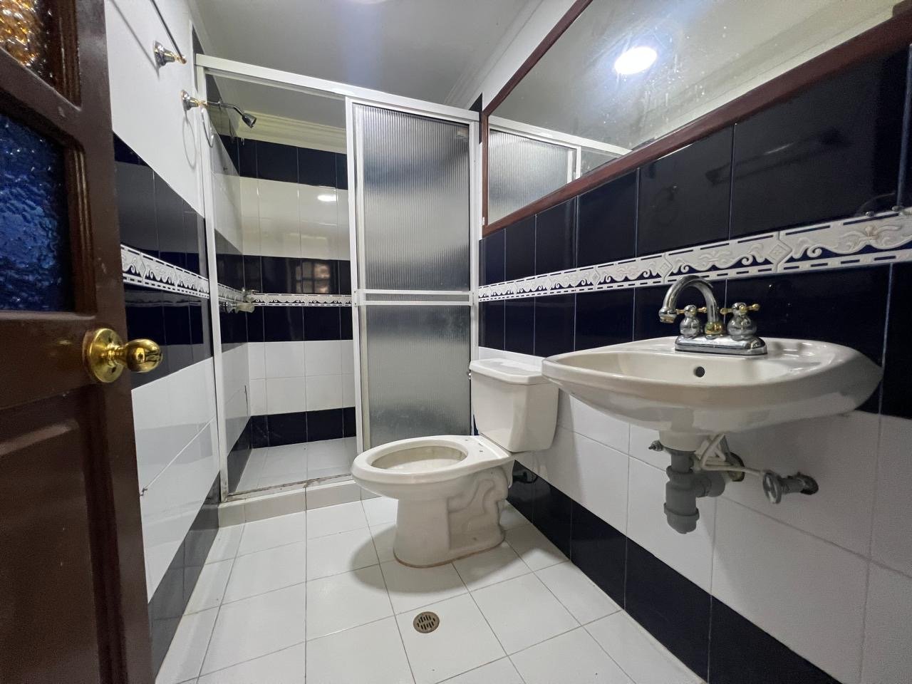Gran casa campestre independiente para uso comercial o vivienda en el escobero  - Image 9