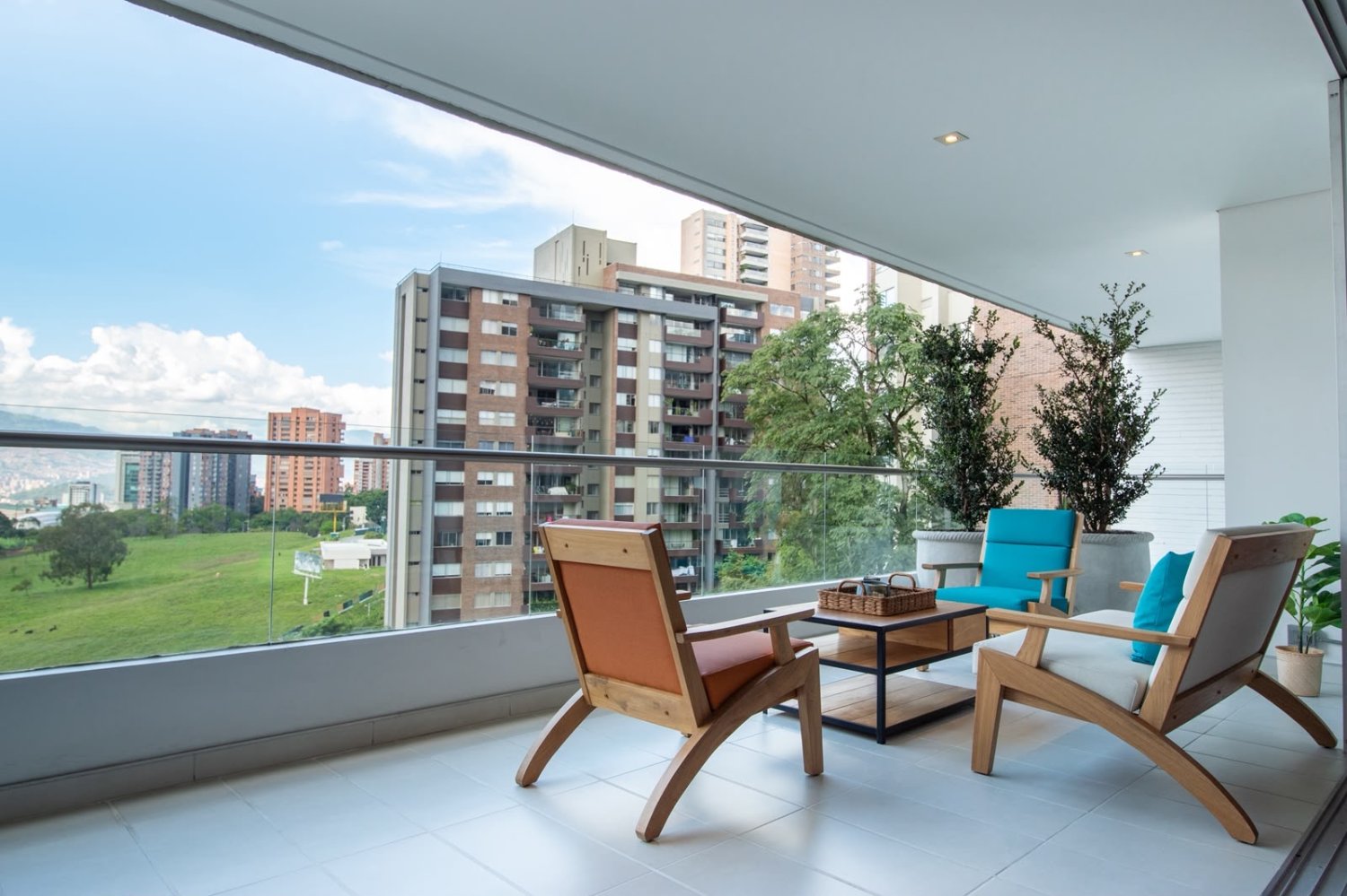 Exclusivo apartamento semi amoblado en el poblado  — 3