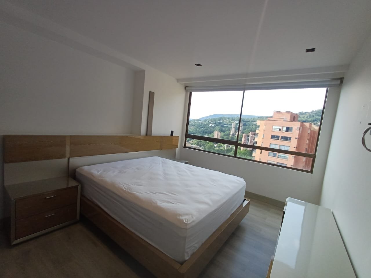 Gran apartamento con vista a la ciudad en Renta en el poblado  — 23