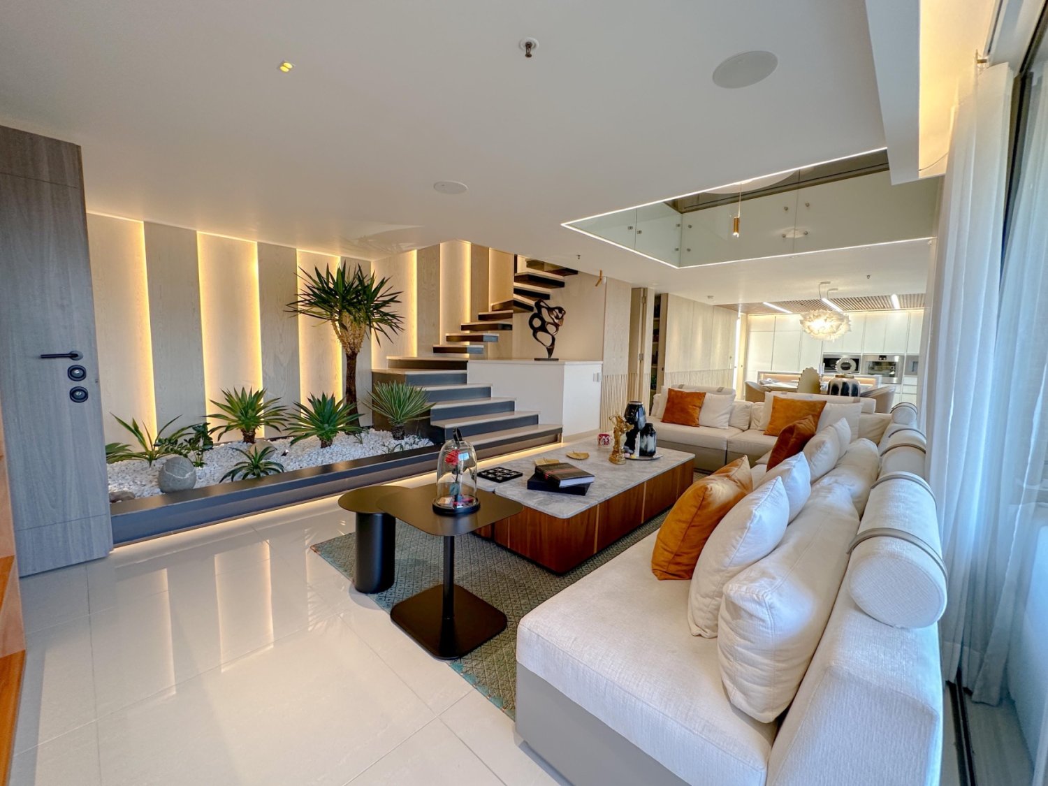 Exclusivo Apartmento deAlujo completamente Dorado en Renta  — 2