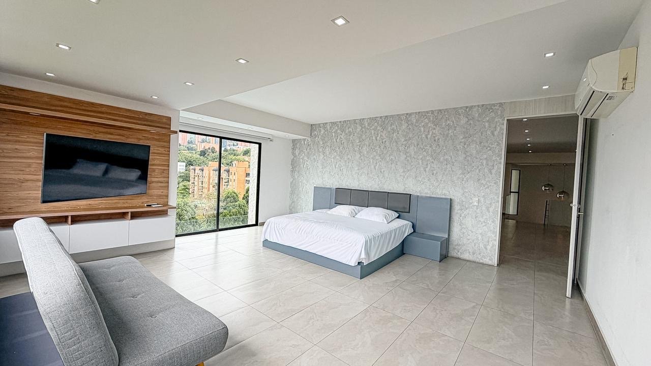 Exclusivo Penthouse en Loma Los Gonzales - Image 6