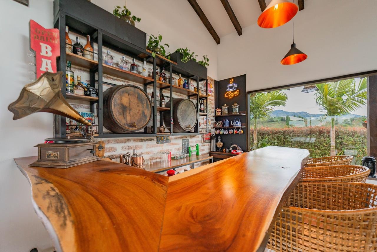 Luxury Country Estate for Sale – El Peñol, Antioquia - 11