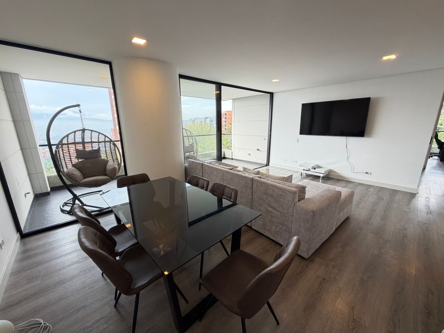 Apartamento amoblado moderno en el tesoro - Image 6