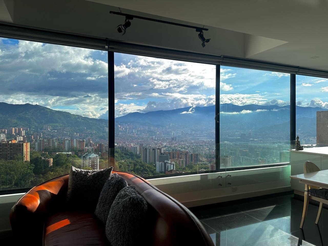 Exclusivo apartamento duplex con terraza y vista a la ciudad y jacuzzi en renta y venta  — 9