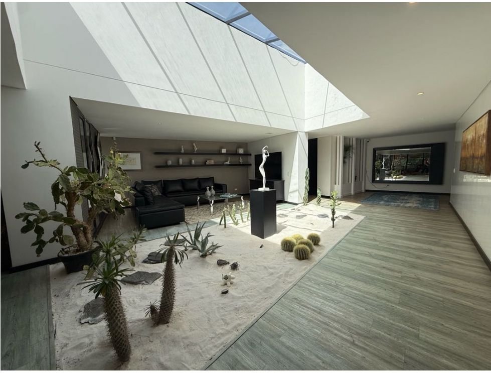 Exclusiva Casa en Renta y Venta en el Alto de las palmas . — 18