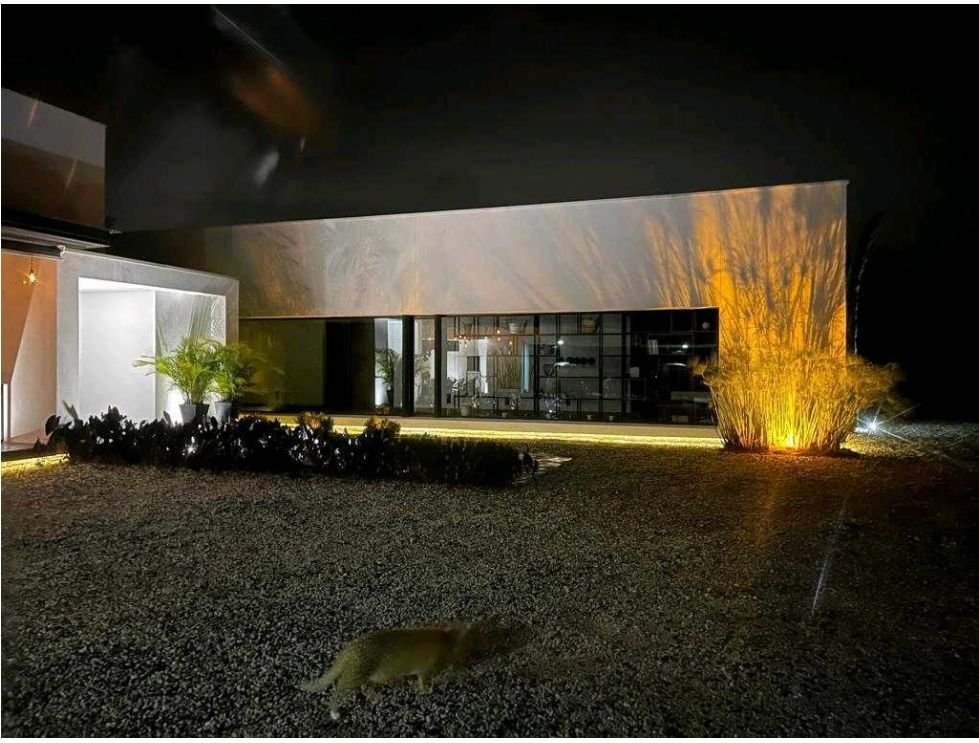 Exclusiva Casa en Venta en Llano Grande Antioquia  — 2