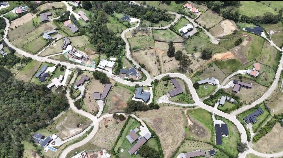 Exclusivo Lotes en el mejor proyecto del retiro  — 9