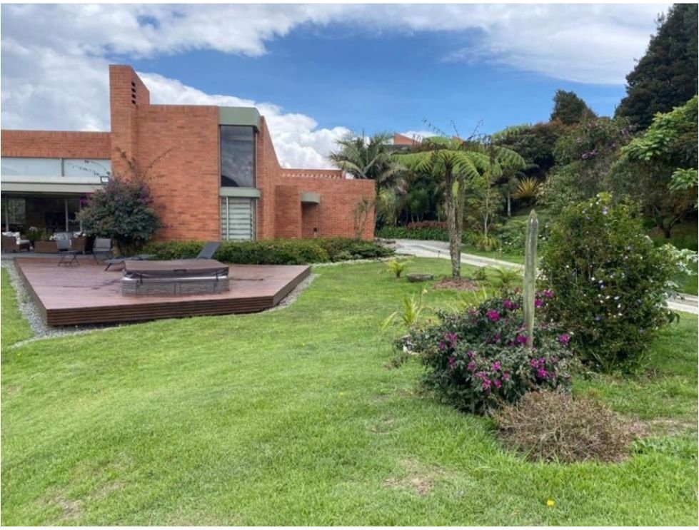 Gran Propiedad en Venta en el Alto de las palmas Disponible en Venta  — 12