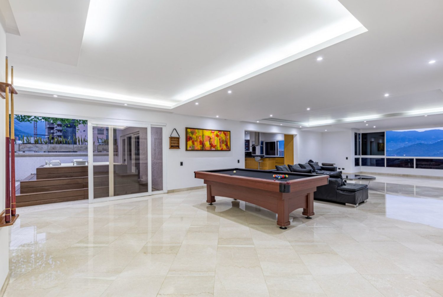 Luxury Penthouse for Short-Term Rental – PH Los Balsos - Image 4