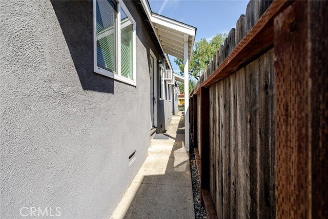 Charming 1 bed 1 bath Home in Burbank - Image 7