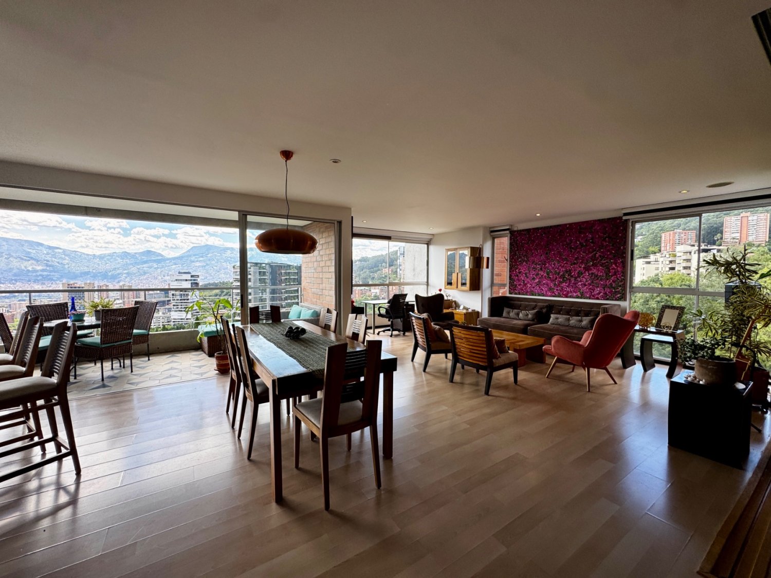 Exclusivo Apartamento en La Concha - Image 2